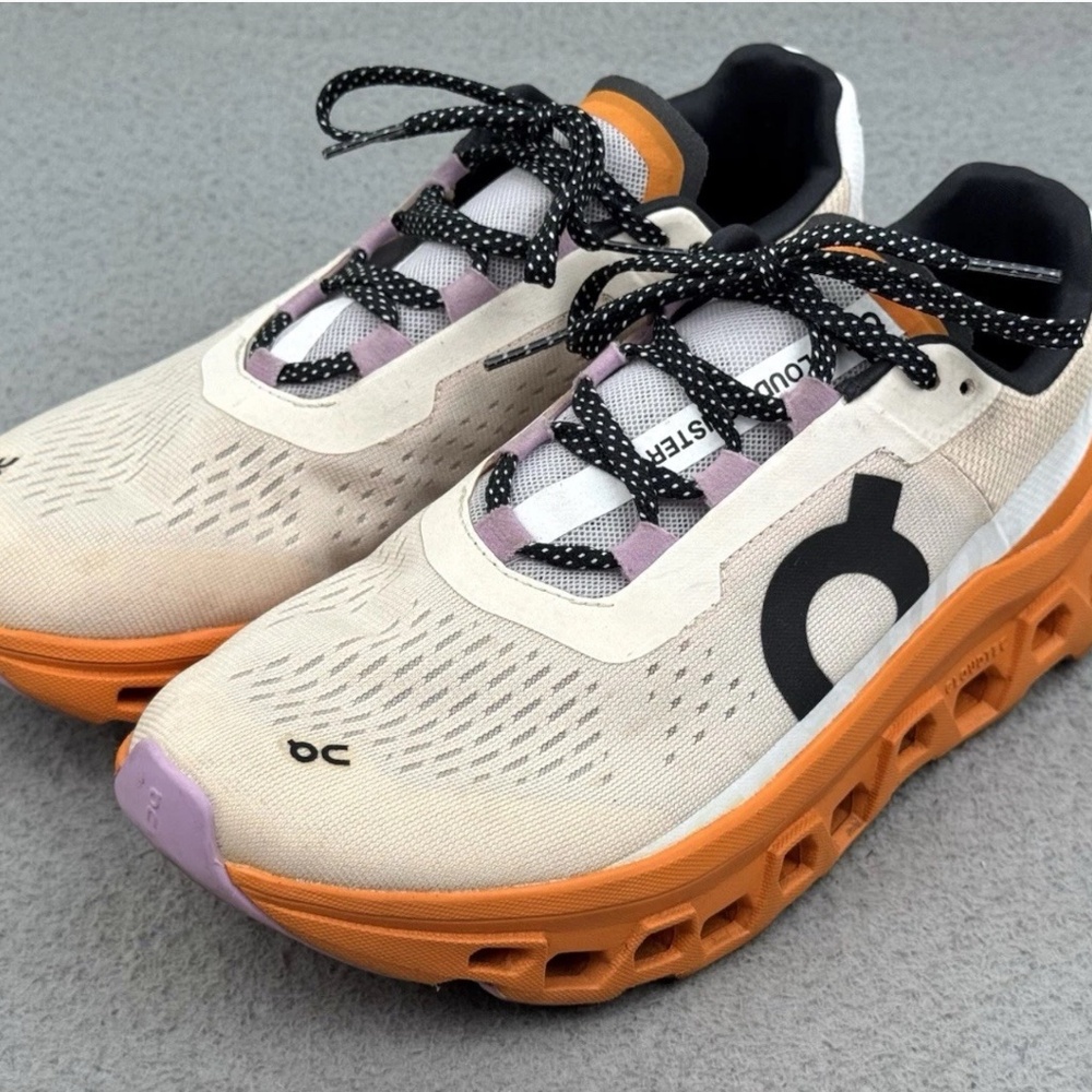 ON RUNNING CLOUDMONSTER SIZE 8.5 WOMENS FAWN/TUMERIC